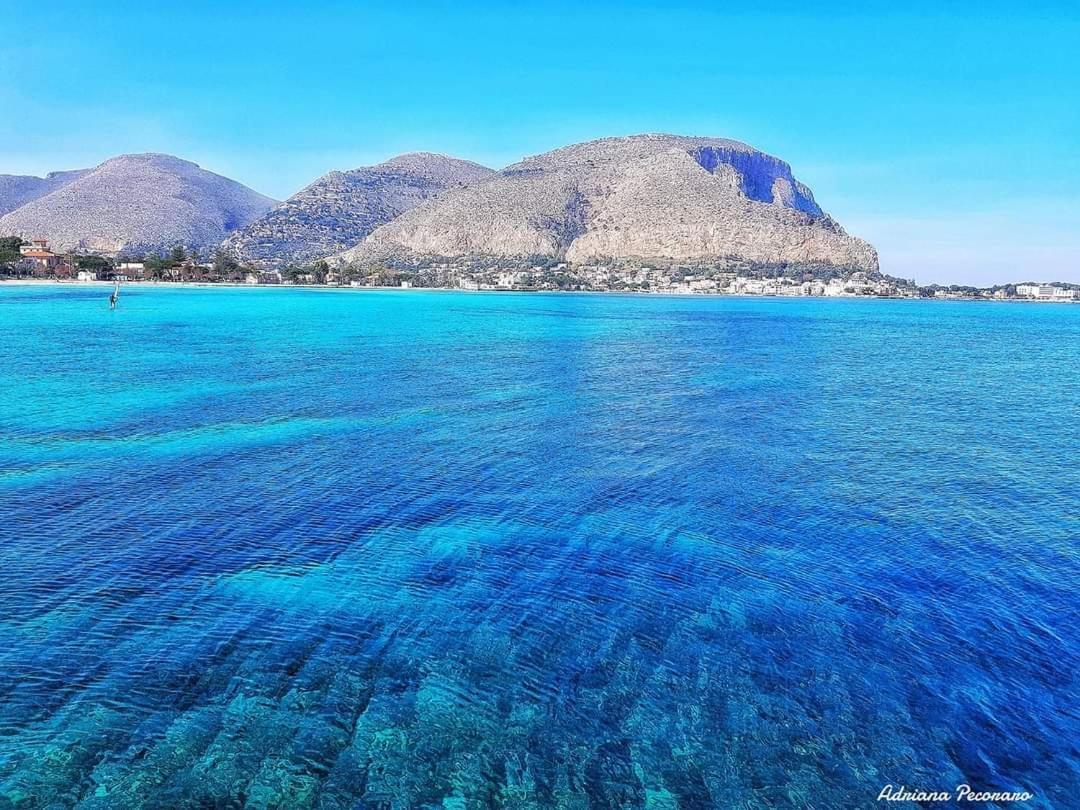 Mondello Felix - Appartamenti In Villa A 600M Dal Mare Exteriör bild