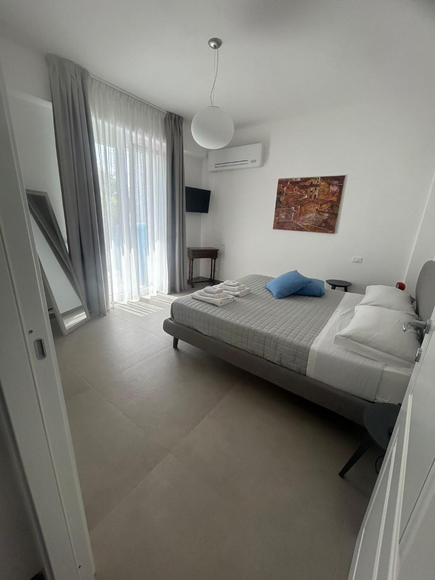 Mondello Felix - Appartamenti In Villa A 600M Dal Mare Exteriör bild